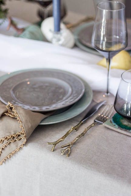 MIST GREEN AND NEUTRAL GRAY TABLESCAPE