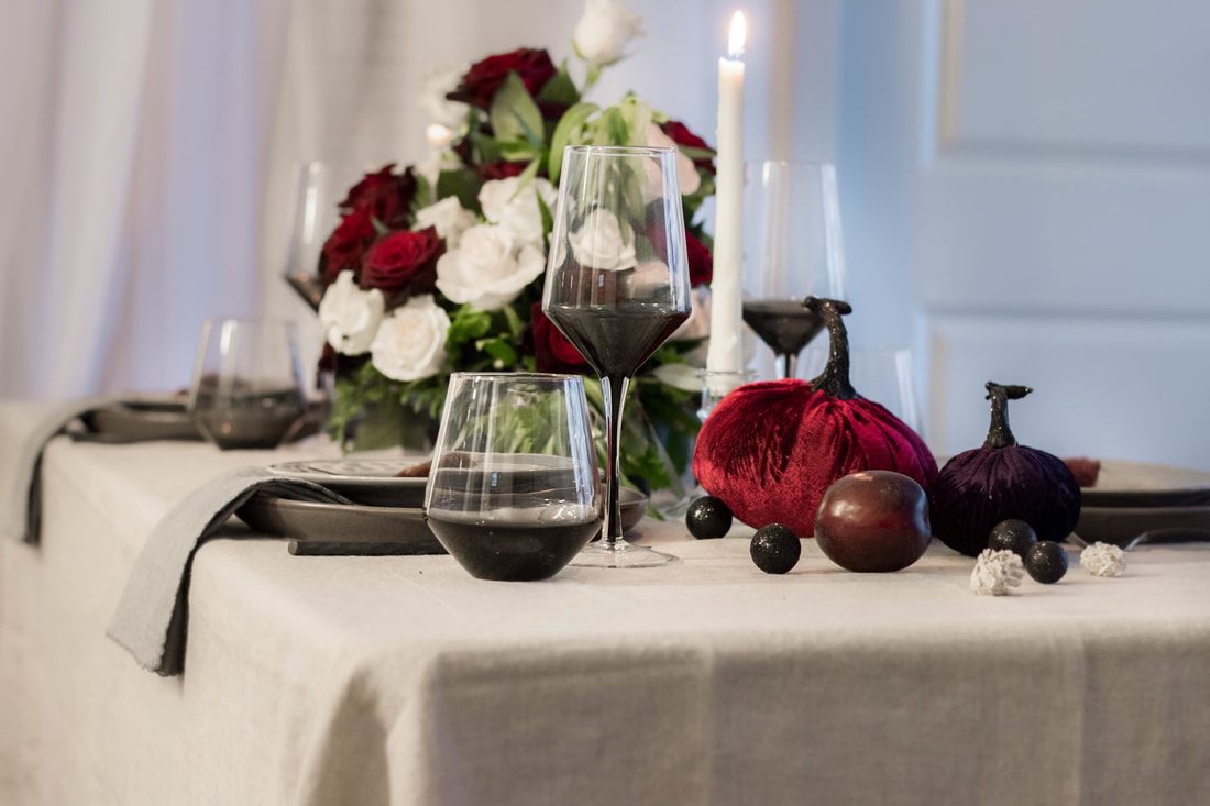 DARK AND MOODY TABLESCAPE WITH JEWEL TONES