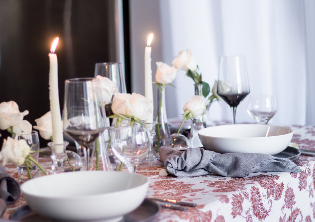 Non-traditional Thanksgiving Tablescape and Winter Table Decorations